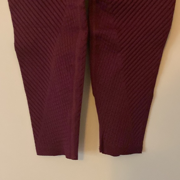 Fabletics Sculptknit Burgundy Leggings Contour High-Rise - Picture 9 of 14